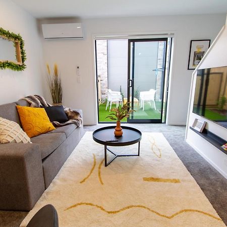 Glamorous 2 Bed Cbd Townhouse W/King Bed ไครสต์เชิร์ช ภายนอก รูปภาพ