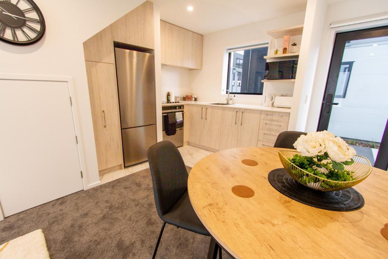 Glamorous 2 Bed Cbd Townhouse W/King Bed ไครสต์เชิร์ช ภายนอก รูปภาพ