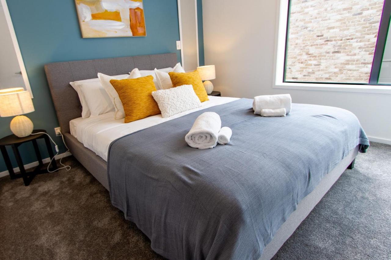 Glamorous 2 Bed Cbd Townhouse W/King Bed ไครสต์เชิร์ช ภายนอก รูปภาพ