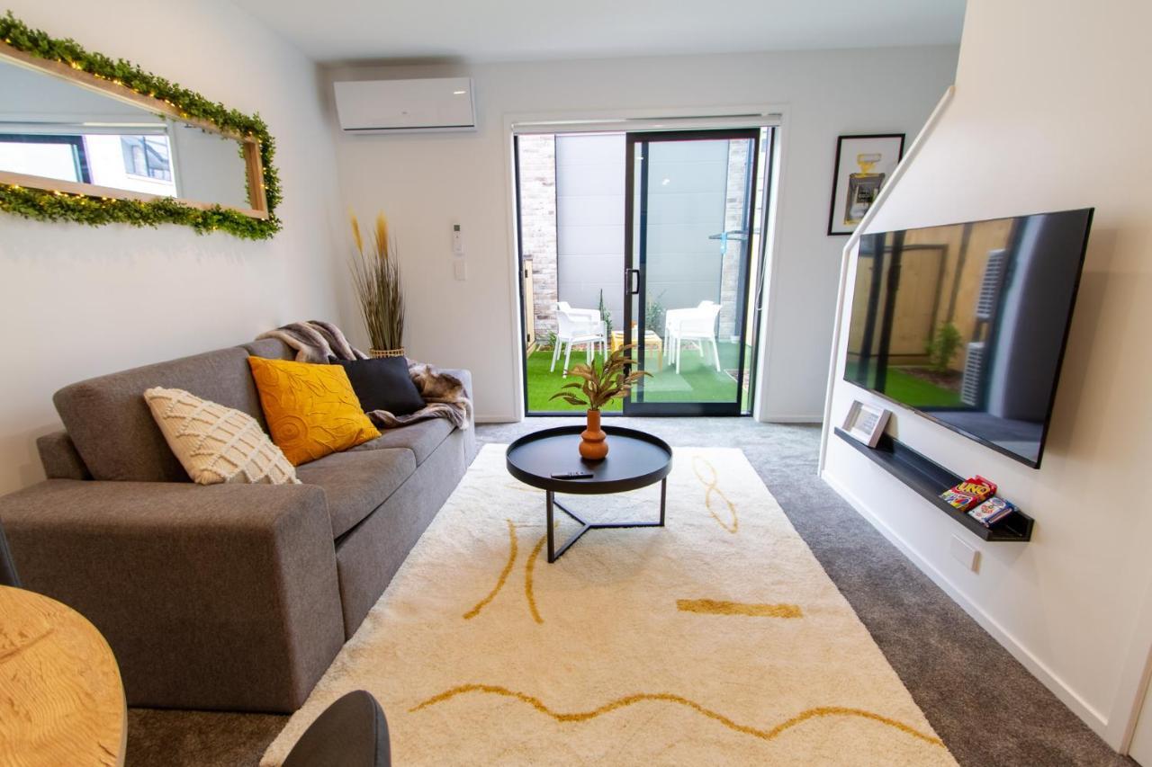 Glamorous 2 Bed Cbd Townhouse W/King Bed ไครสต์เชิร์ช ภายนอก รูปภาพ